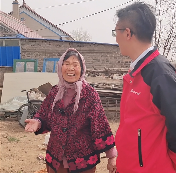 老奶奶與回訪小組談冬天取暖感受.png 老奶奶與回訪小組談冬天取暖感受.png